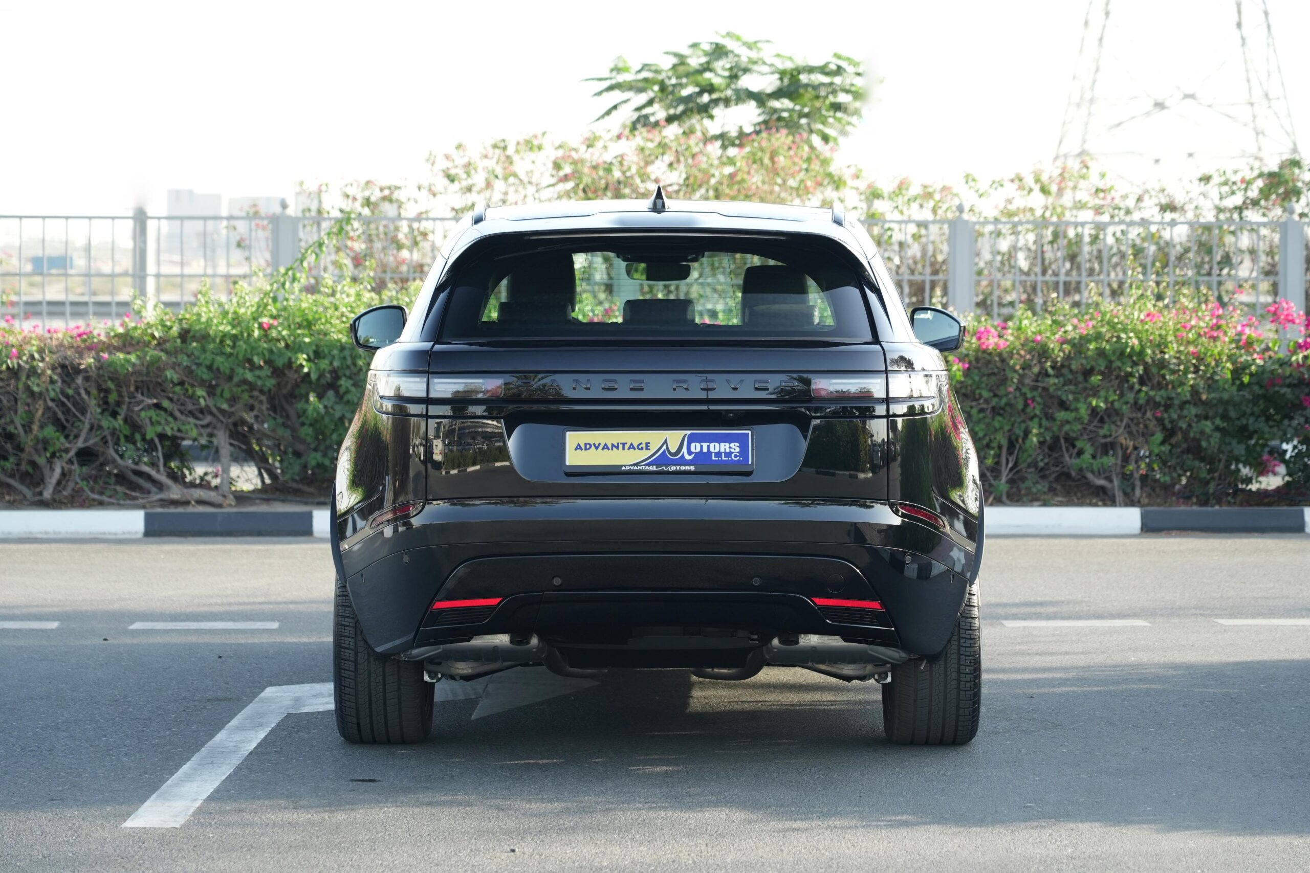 RANGE ROVER VELAR HSE DYNAMIC P – 250