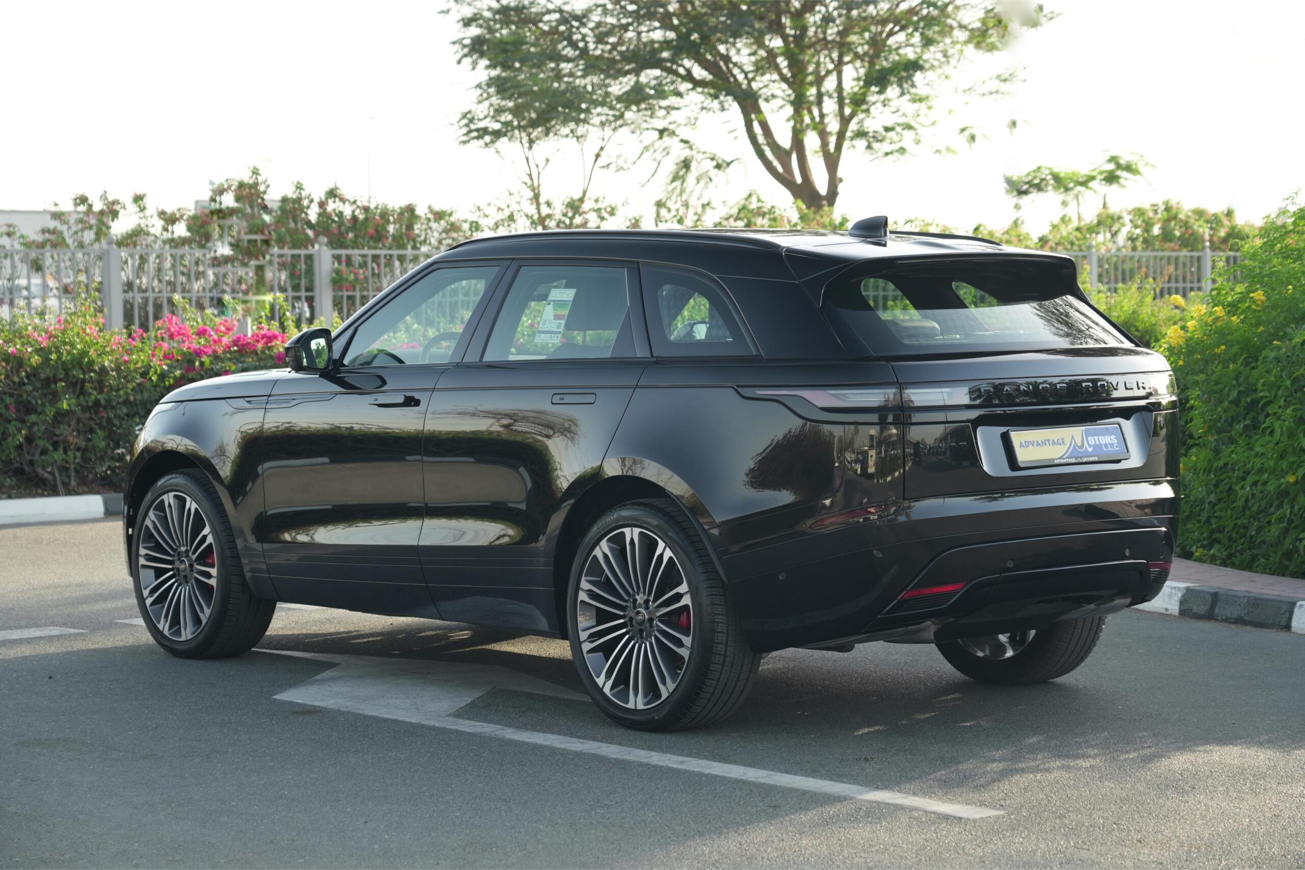 RANGE ROVER VELAR HSE DYNAMIC P – 250
