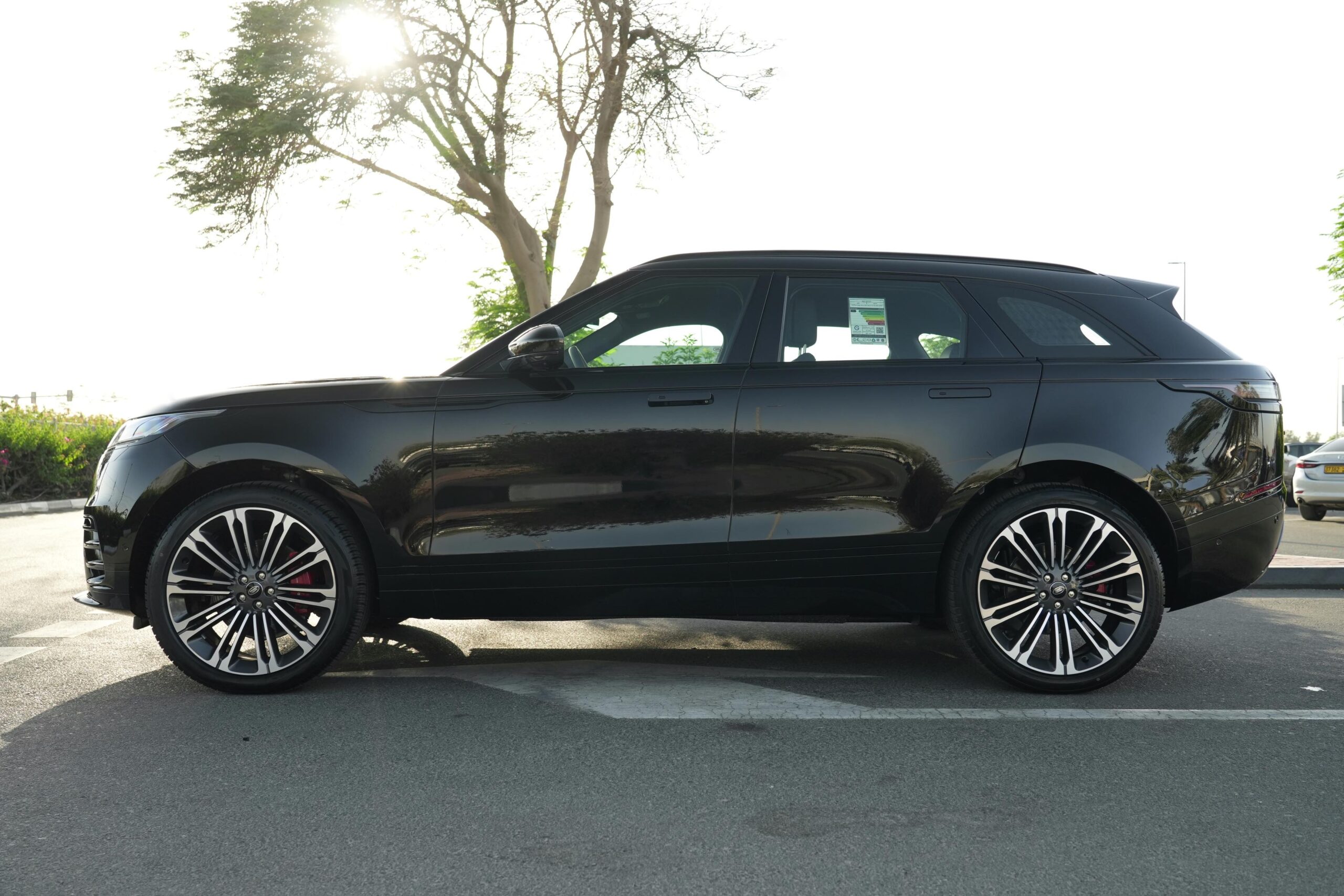 RANGE ROVER VELAR HSE DYNAMIC P – 250