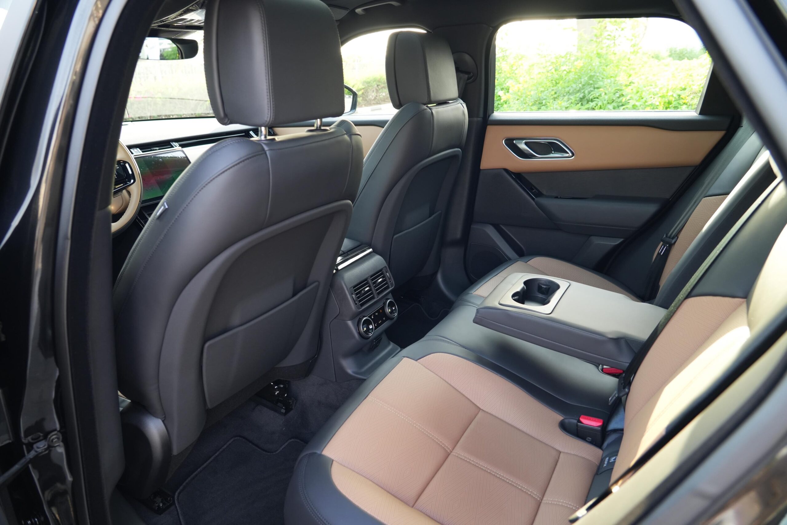 RANGE ROVER VELAR HSE DYNAMIC P – 250