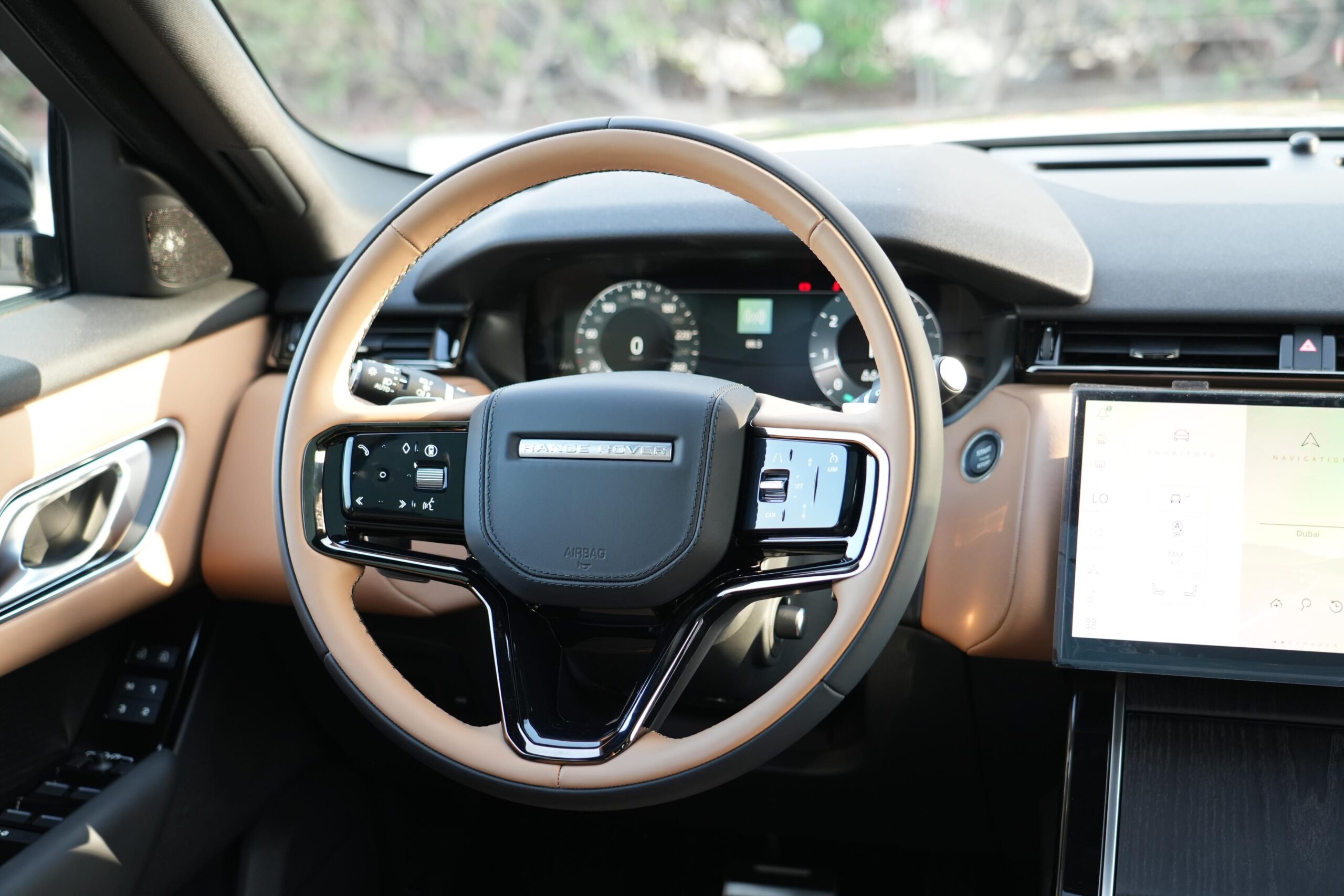 RANGE ROVER VELAR HSE DYNAMIC P – 250