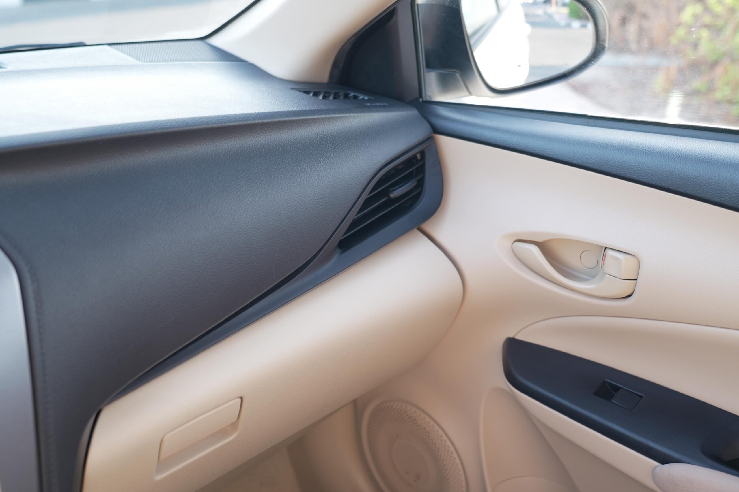 Toyota Yaris Basic