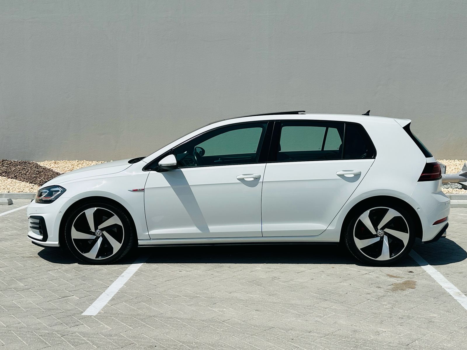 VOLKSWAGEN GOLF GTI 2019