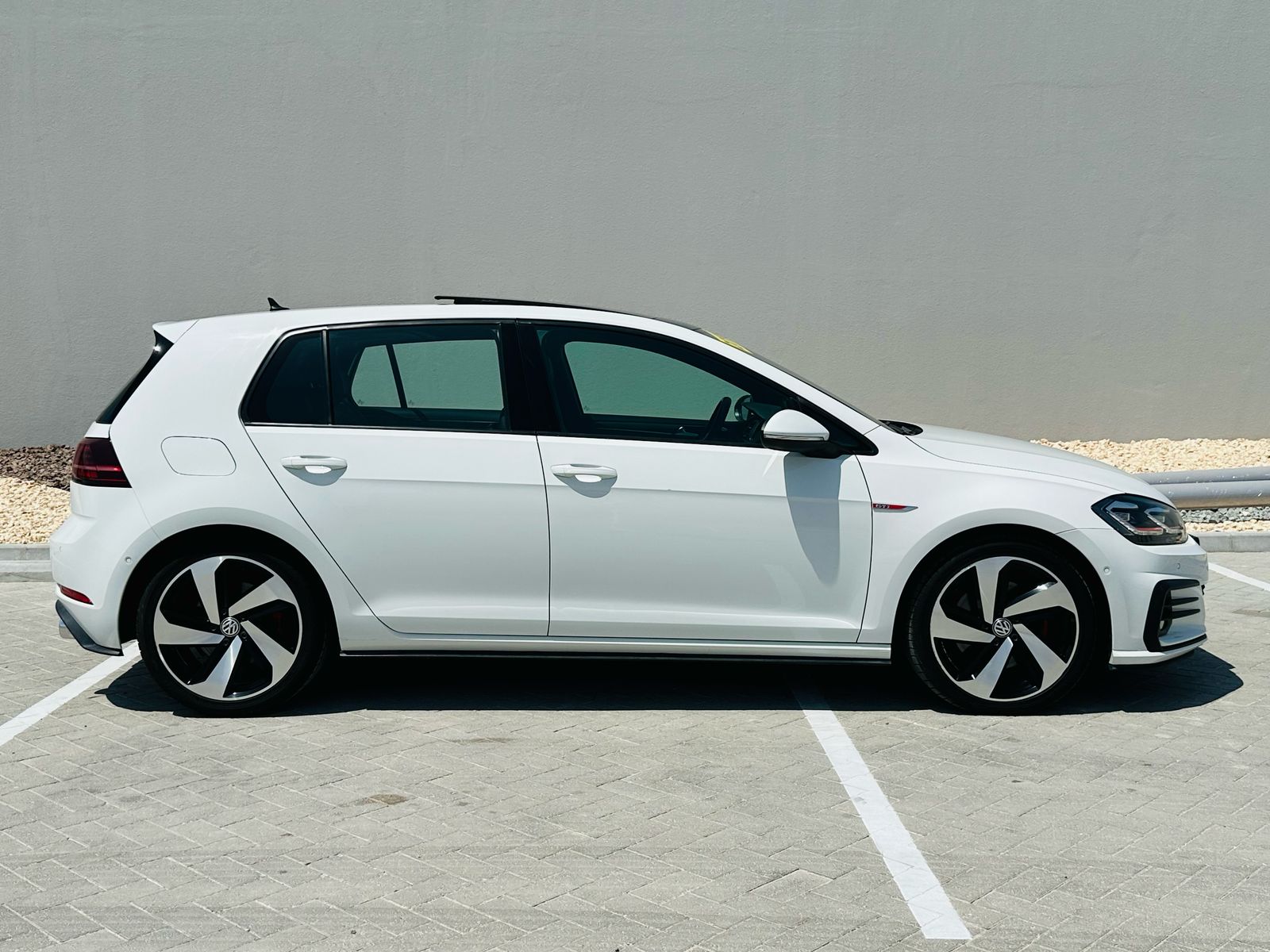 VOLKSWAGEN GOLF GTI 2019