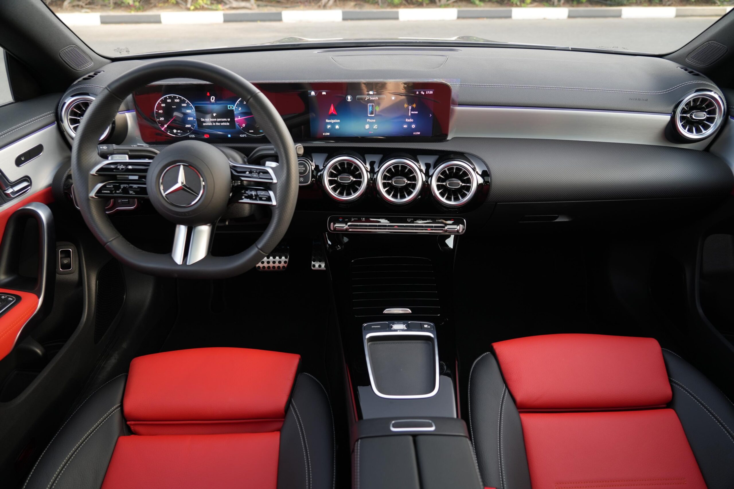 MERCEDES-BENZ CLA250 | GCC | 2025
