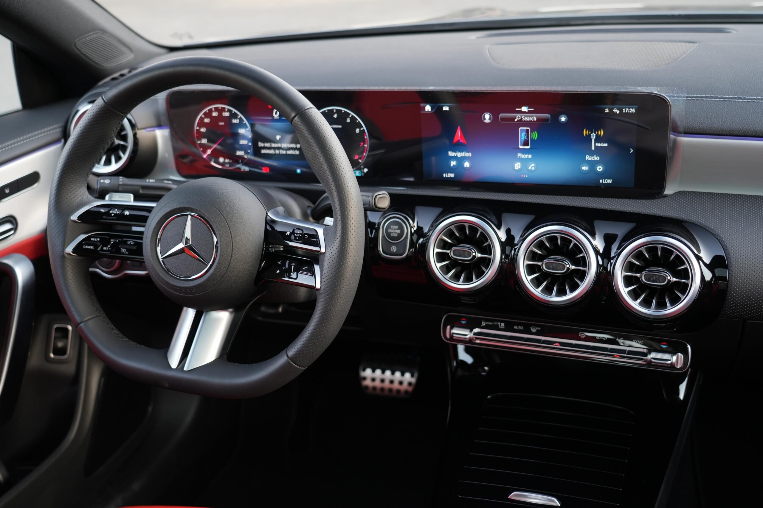 MERCEDES-BENZ CLA250 | GCC | 2025