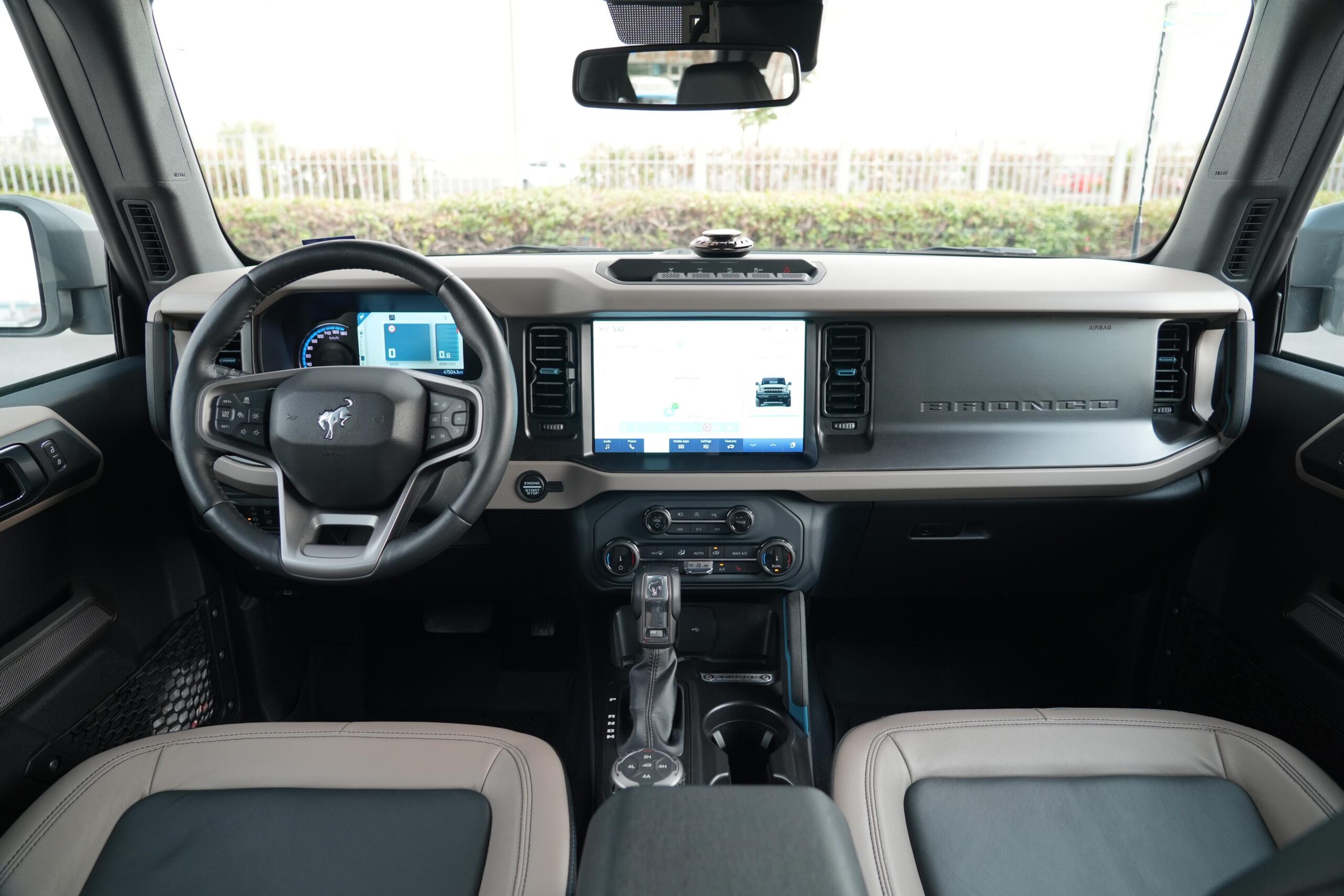 FORD BRONCO WILDTRAK 2022 WHITE GCC