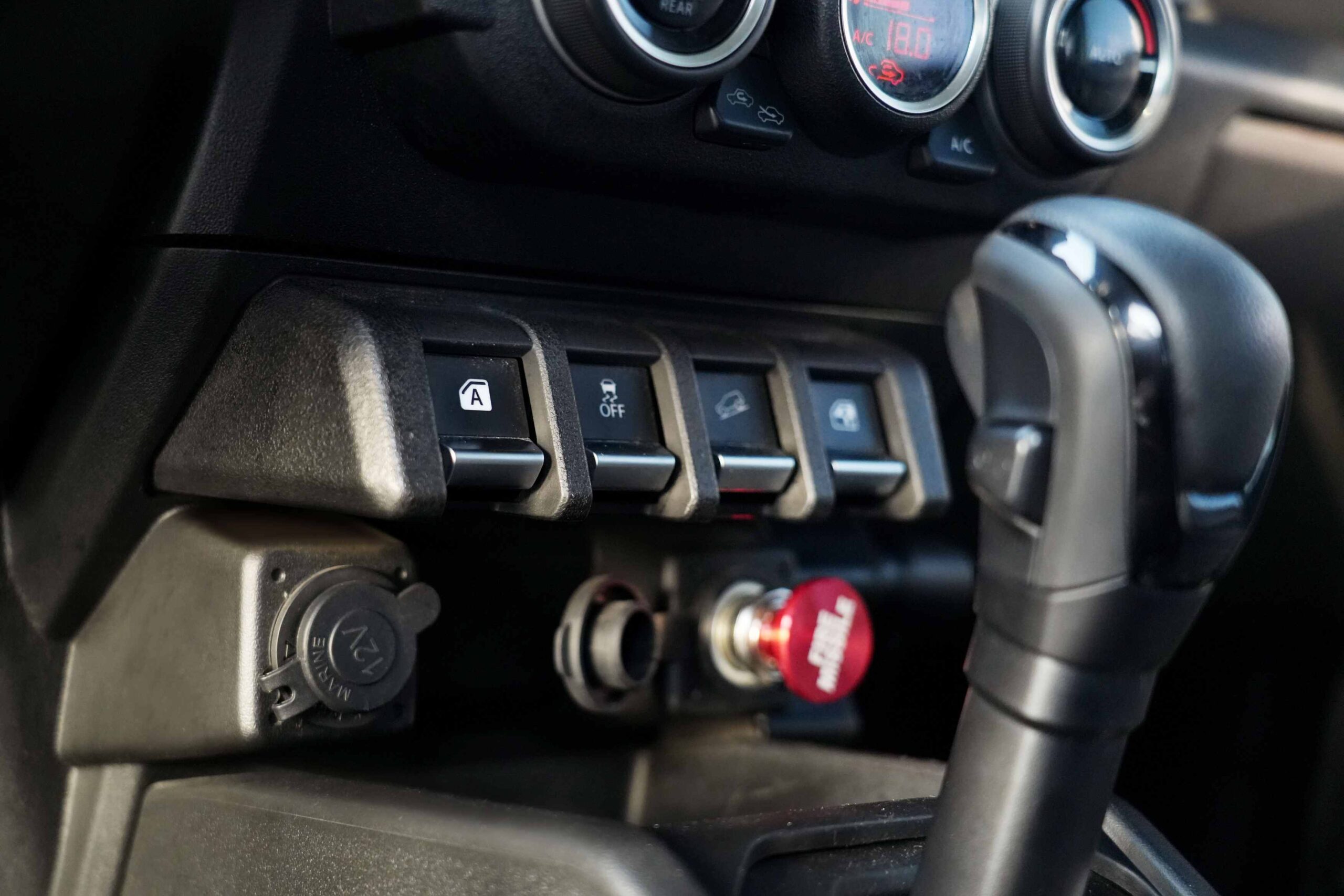 Suzuki Jimny GLX AT 2-Door